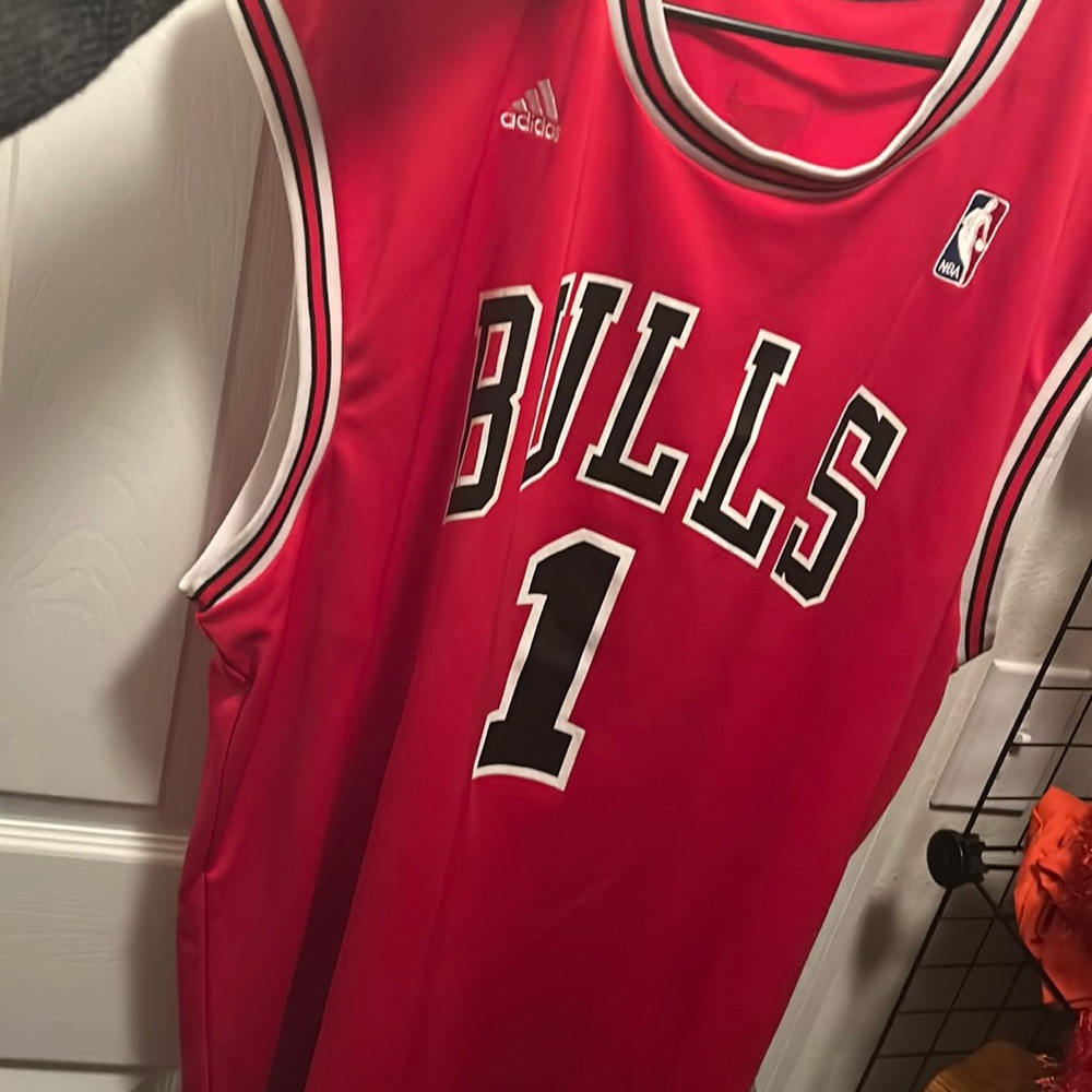 Bulls Red D Rose Jersey great condition 2XL